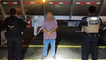Aseguran más de 173 mil litros de gasolina en Culiacán: conductor intentó evadir el retén