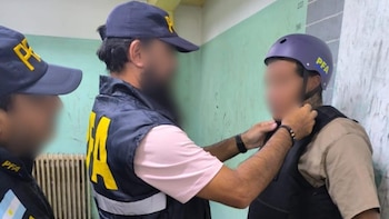 Expulsaron del país a un