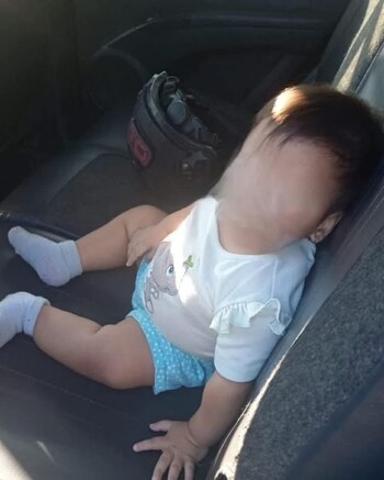 La bebé estaba sola, aunque la encontraron con la ropa limpia.