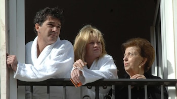 Así era la Semana Santa de Antonio Banderas y Melanie Griffith en Málaga: de Stella del Carmen de nazarena a su devoción por El Cautivo