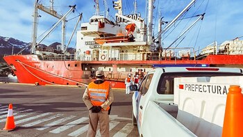 El buque que apunta la