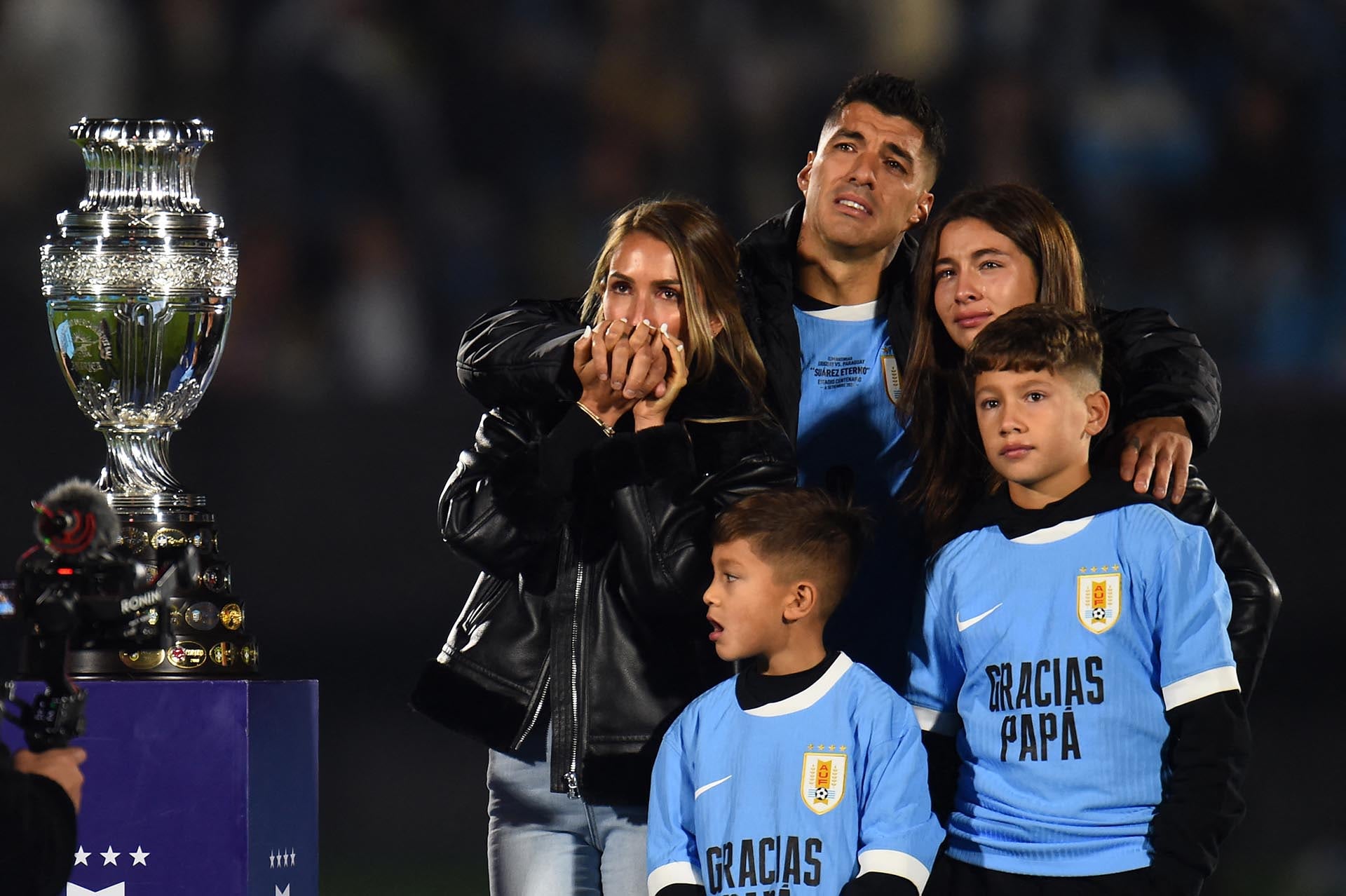Luis Suárez se retiró de la selección de Uruguay en 2024, aunque podría regresar por pedido de Diego Forlán (Créditos: AFP)