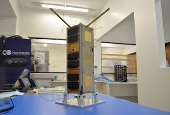 El USAT-1 es el primer CubeSat universitario argentino de formato 3U, fue diseñado en la UNLP y despegará desde California en un Falcon 9 de SpaceX (UNLP)