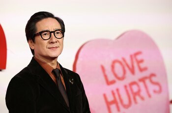 Ke Huy Quan en la premiere de 'Love Hurts' en Los Angeles