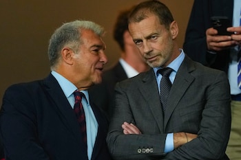 Joan Laporta y el presidente de la UEFA, Aleksander Ceferin. (EFE/Alejandro García)