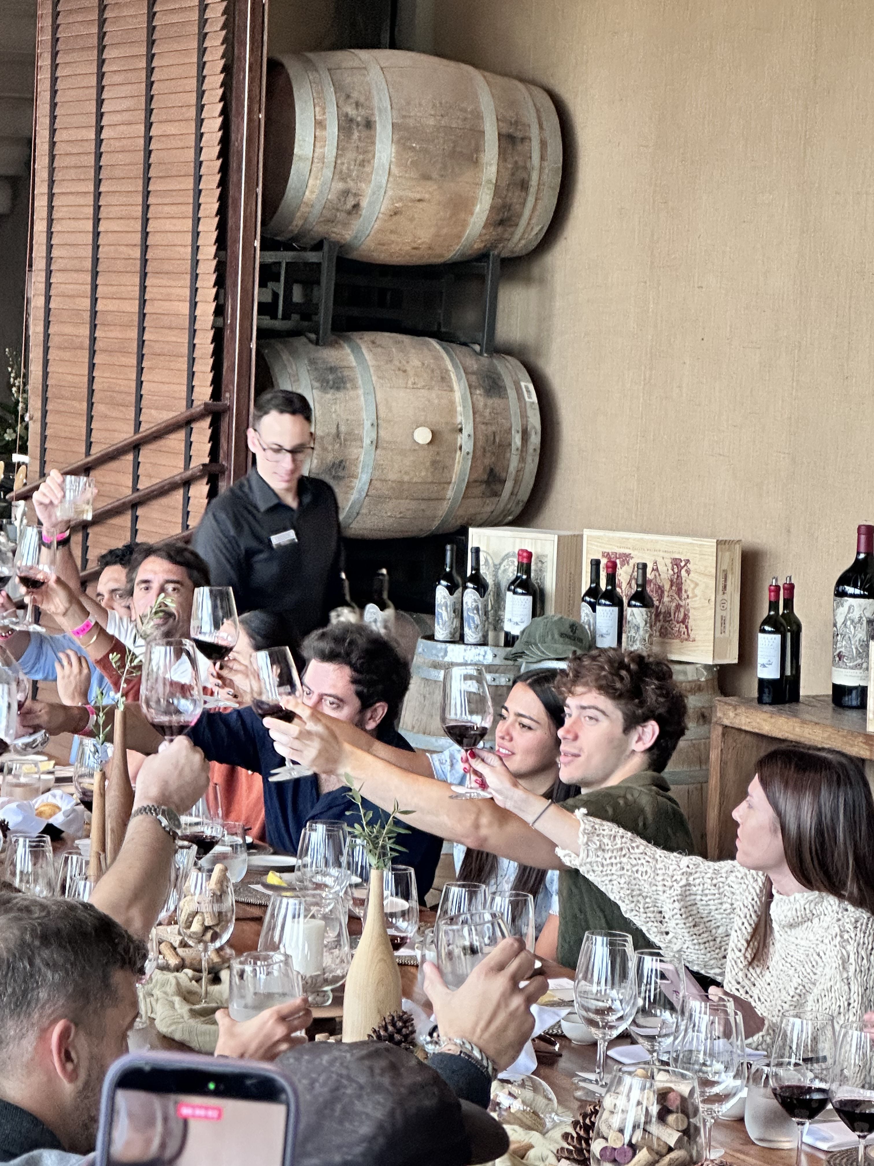 Franco Colapinto compartió un almuerzo con su equipo y Maia Reficco