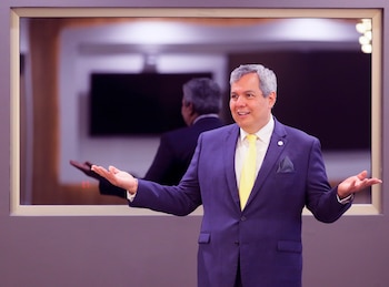 Expertos advierten que el crecimiento económico hondureño entre 3 % y 4 % resulta insuficiente para generar riqueza y reducir la pobreza. (Foto: EFE/Gustavo Amador)