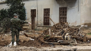 Defensa pide a Feijóo y