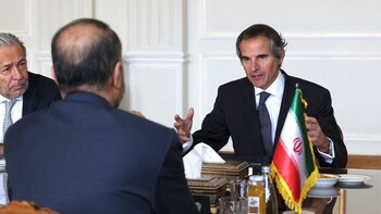 Rafael Grossi en un encuentro