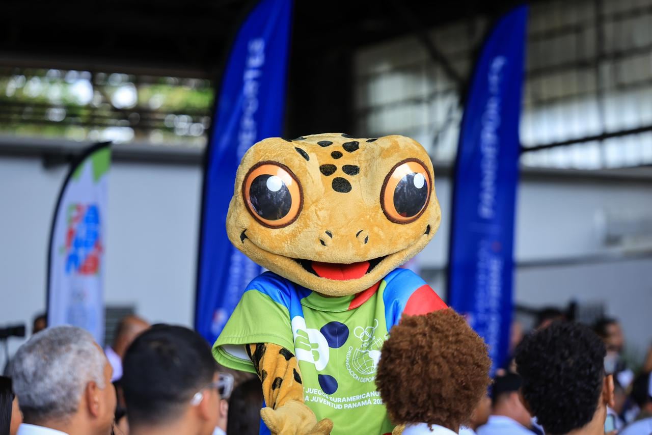 La mascota oficial del evento es una rana dorada llamada Antón. Tomado de la Presidencia