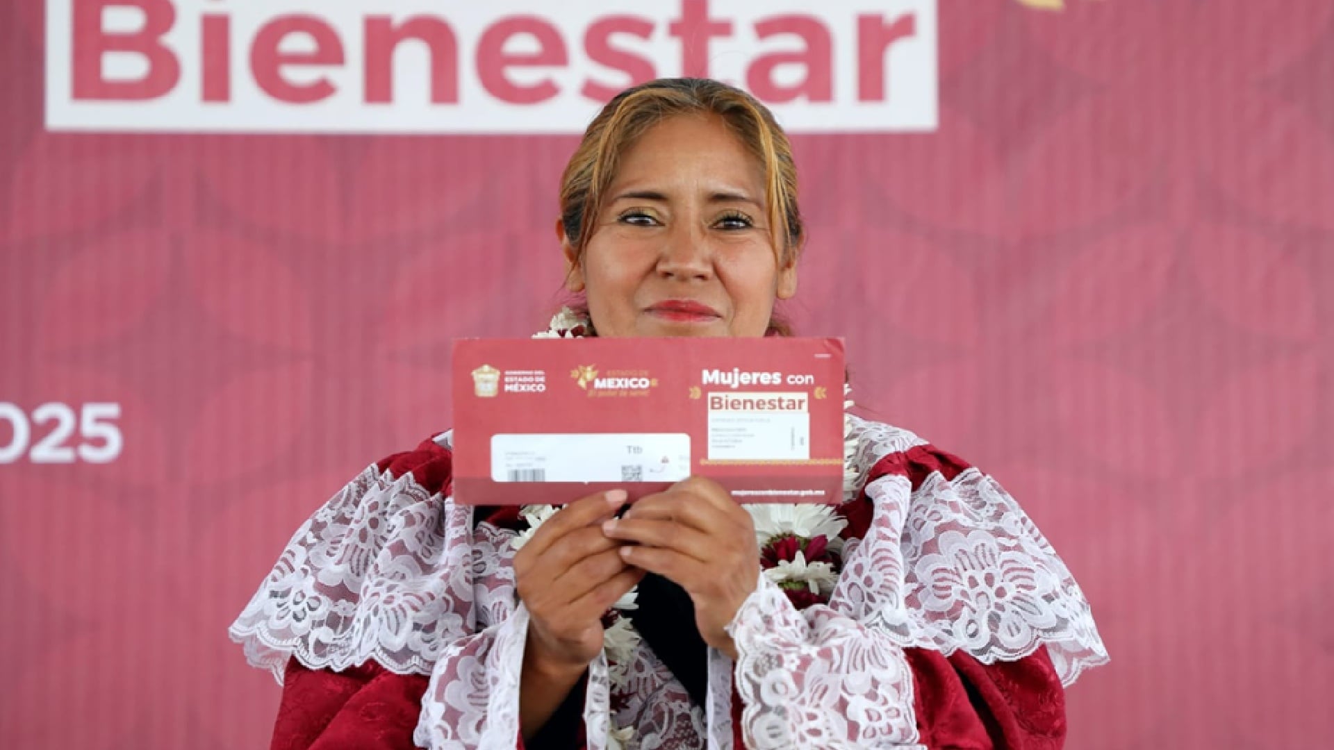 Entrega de tarjetas del programa Mujeres con Bienestar en la zona norte del estado (Gob. Edomex)