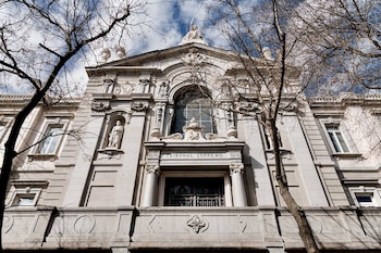 27/02/2025 Fachada del Tribunal Supremo, a 27 de febrero de 2025, en Madrid (España). El instructor del 'caso Koldo' interroga esta semana como testigo a la que fuera pareja de José Luis Ábalos durante dos años, que ha aflorado en la causa porque se habría beneficiado de las comisiones en especie pagadas por la presunta trama a cambio de contratos públicos mediante dos vías: el alquiler del piso ubicado en la Plaza de España de Madrid y su contratación en dos empresas públicas.
POLITICA
Carlos Luján - Europa Press
