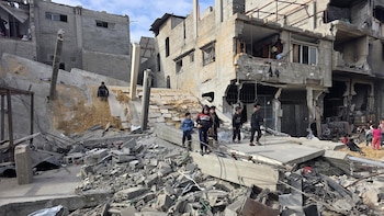 Los ataques de Israel han matado a más de 700 personas en Gaza a pesar del alto el fuego de octubre