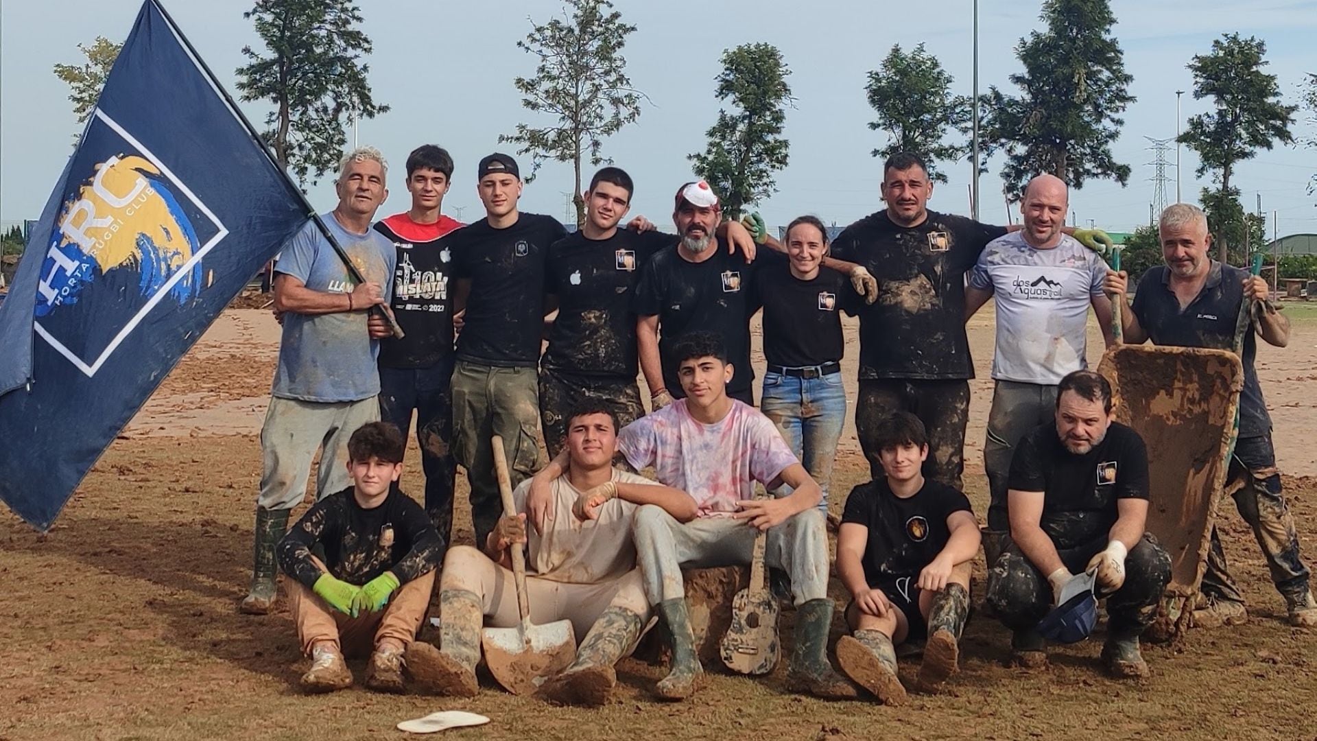 “Los niños necesitaban volver a jugar lo antes posible”: dos años después de la DANA, el deporte base sigue sin pabellones, pistas ni campos