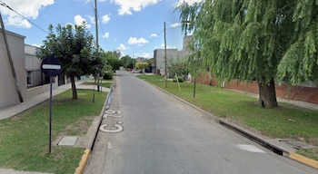 La calle residencial donde un