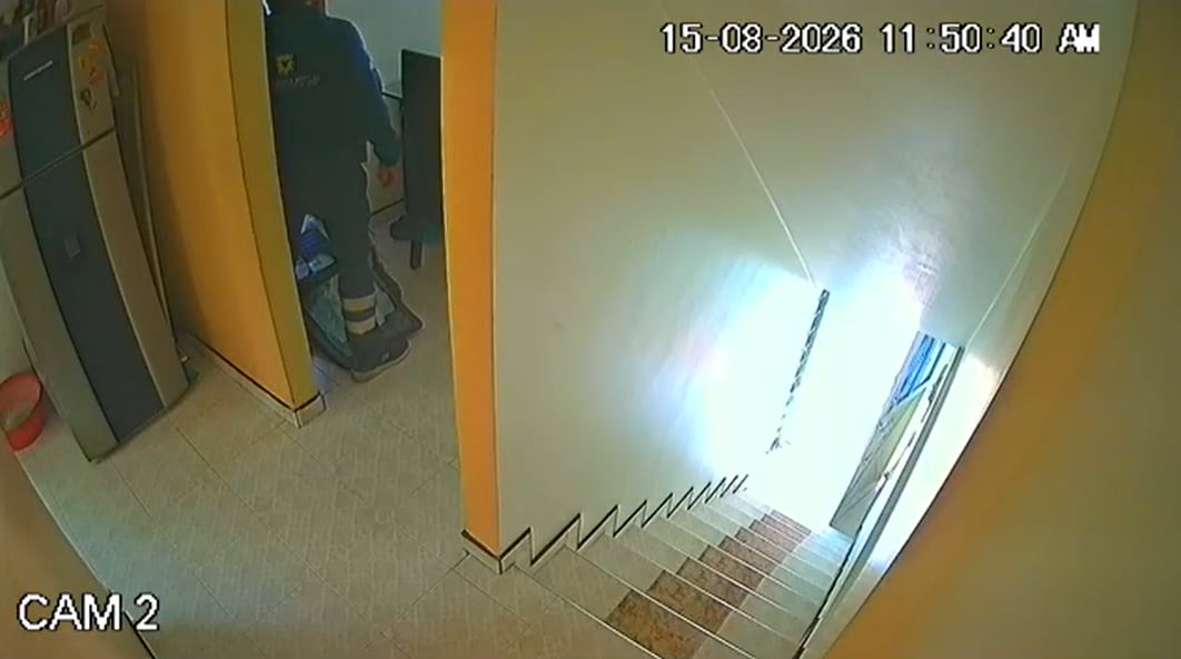 Minutos antes del mediodía del sábado 15 de agosto de 2026 ya se encontraba personal médico en la vivienda atendiendo a García Valencia, minutos después se confirmó su muerte - crédito suministrado a Infobae Colombia