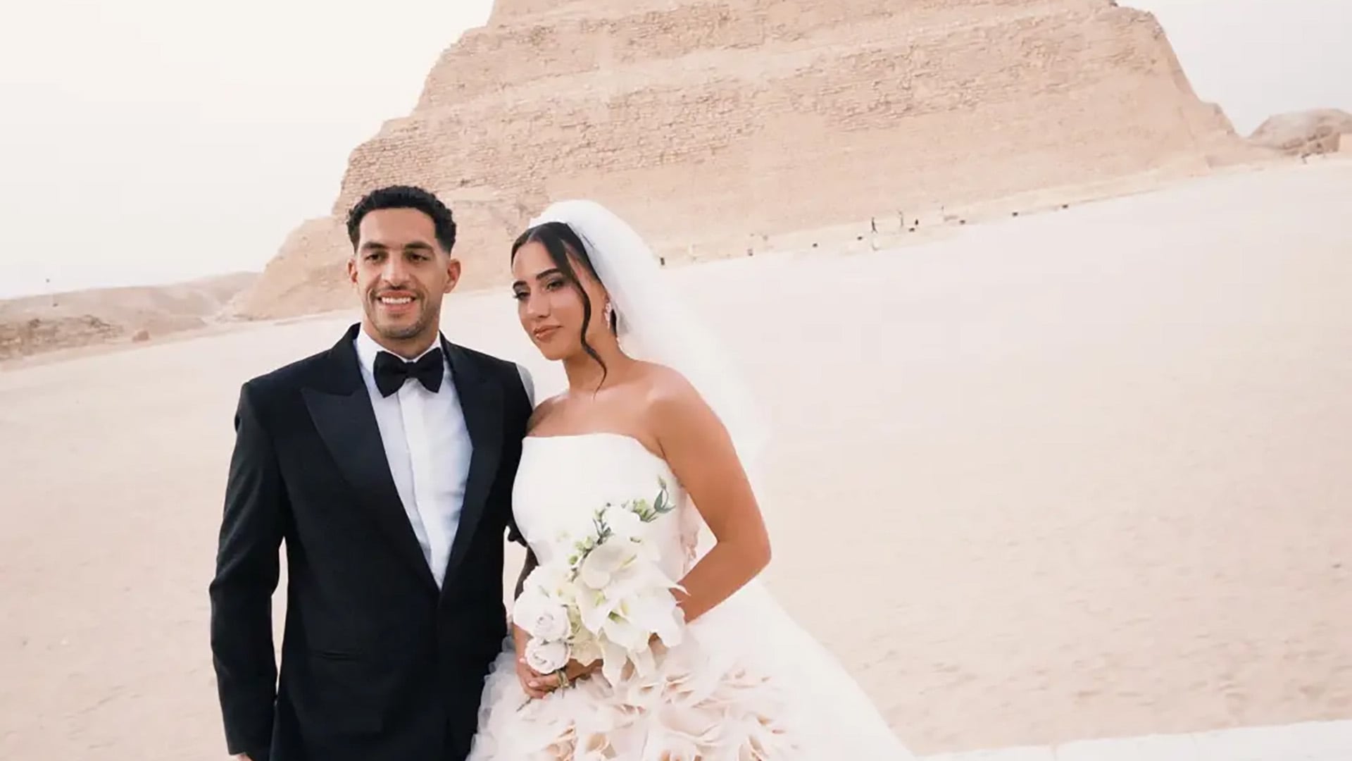 Las imágenes del espectacular casamiento de un figura del fútbol en las pirámides de Egipto