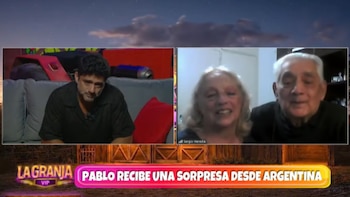 Pablo Heredia se contacto con sus padres por videollamada hasta Argen tina en ‘La Granja VIP'. YouTube.