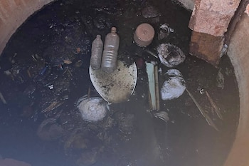 Una mujer se queda atrapada durante horas en el retrete tras el derrumbe del suelo