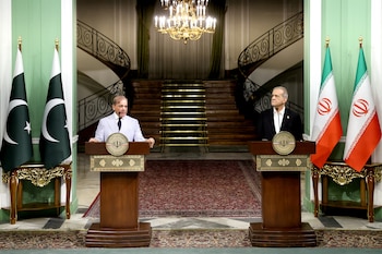 En medio de la escalada