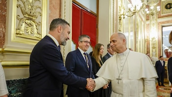 Abascal destaca que el Vaticano no tolera la inmigración ilegal y pide distinguir entre discursos y la realidad
