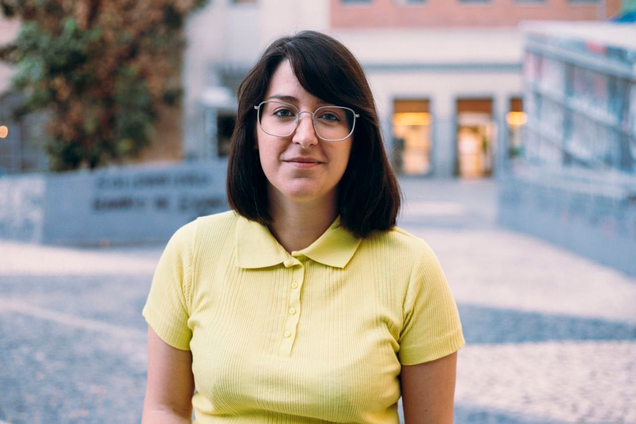 Cristina Armunia aborda el amor LGTBI y el desarraigo en el mundo rural en su nueva novela: “En los pueblos hay un grito de gente que quiere quedarse, pero no puede”