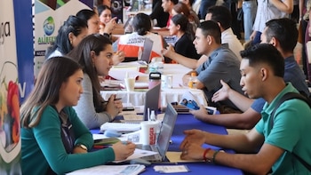 Gobierno de Honduras acuerda aumento salarial para los empleados públicos