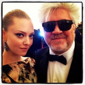 Pedro Almodóvar y Amanda Seyfried