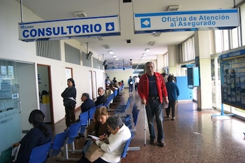 vista de una sala de espera de pacientes de EsSalud