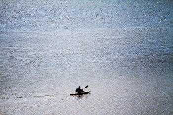 Persona haciendo kayaking (REUTERS/Steven Watt)