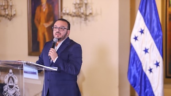 Gobierno de Honduras reitera llamado al diálogo y asegura que aumento salarial a docentes está garantizado