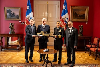 Chile. El Salvador. José Antonio Kast, Gustavo Villatoro