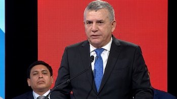 Daniel Urresti promete que no entregará una Lima de flores, pero sí combatirá la delincuencia: “Yo soy la seguridad”