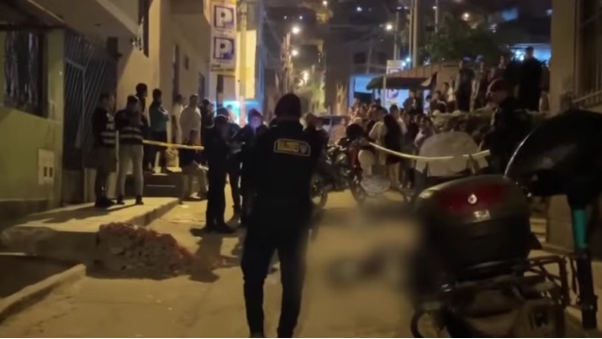 Más de diez casquillos en la escena: dos hombres murieron tras un ataque a balazos| Foto: América Noticias
