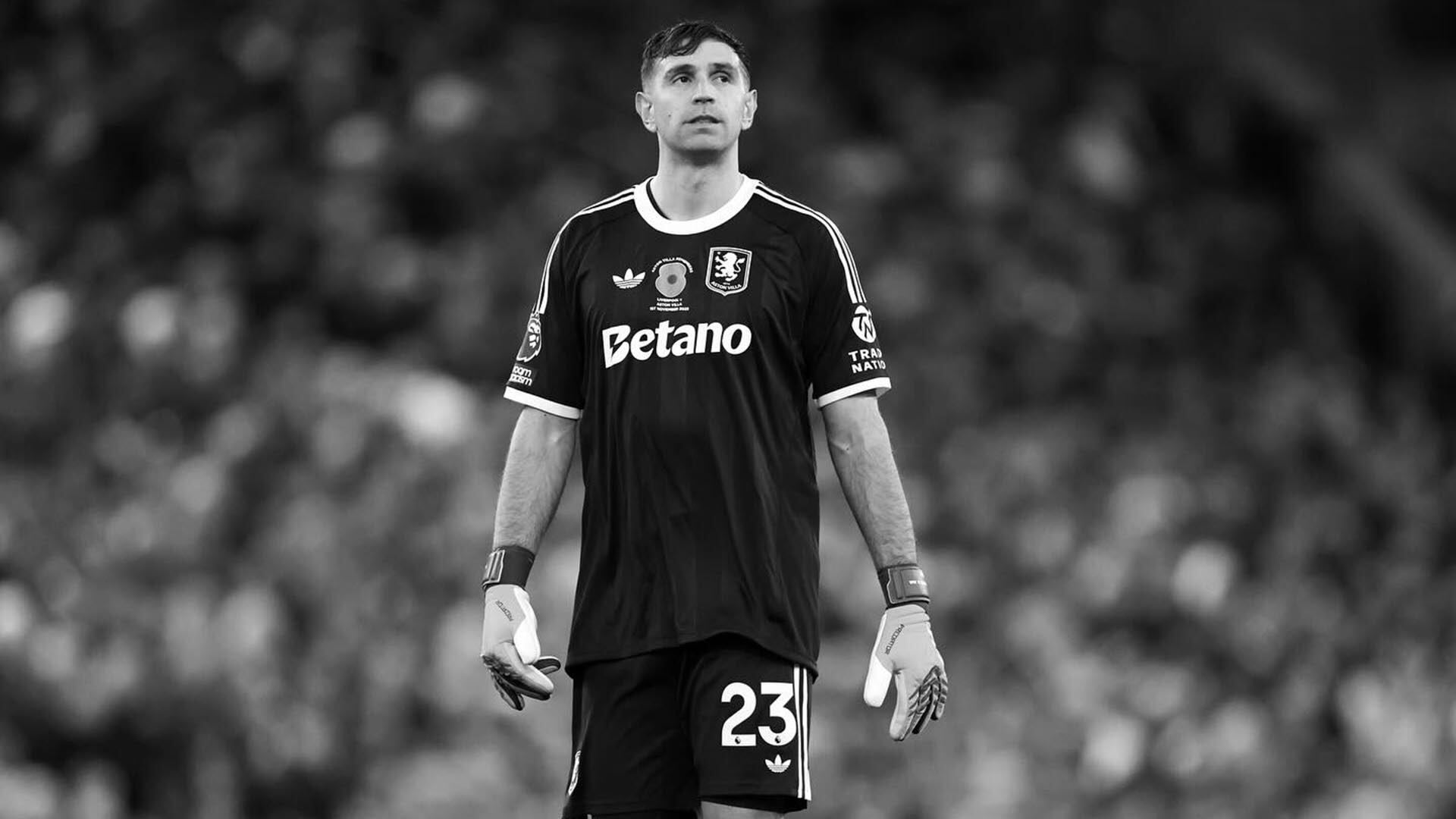 El sugerente mensaje de Dibu Martínez tras su error en uno de los goles del Liverpool frente al Aston Villa