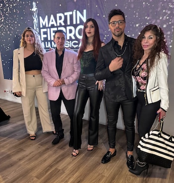 El manager Norberto Marcos junto