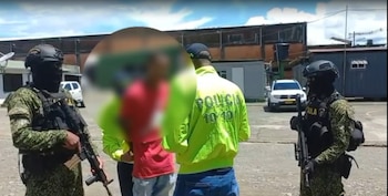 La Armada de Colombia capturó en Buenaventura a tres presuntos integrantes del grupo delincuencial Espartanos - crédito Armada
