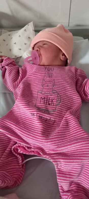 Victoria con pocos meses de