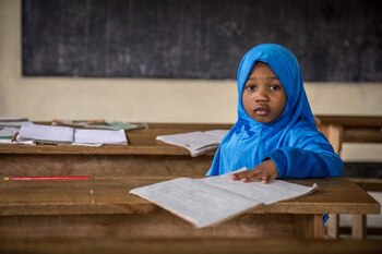 Niña en Tanzania (Sofía Nicolini Llosa)