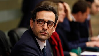 Francia presta 65 millones de