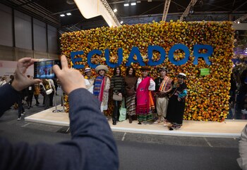 25/01/2024 Ambiente en el estand de Ecuador durante la segunda jornada de la 44ª edición de la Feria Internacional del Turismo, Fitur 2024, en IFEMA Madrid, a 25 de enero de 2024, en Madrid, (España). Fitur es la primera cita anual para los profesionales del turismo mundial y la feria líder para los mercados receptores y emisores de Iberoamérica. La edición de 2024 cuenta con Ecuador como país socio y la presencia de la oferta turística de más de 130 países. Se trata de un encuentro que se desarrolla durante cinco jornadas (del 24 al 28 de enero) y acoge en un mismo espacio tanto a profesionales del sector del turismo como a interesados en las últimas tendencias del sector, así como al público general interesado en conocer los destinos ofertados. La edición de este año está protagonizada por la sostenibilidad y la responsabilidad ambiental.
ECONOMIA
Eduardo Parra - Europa Press
