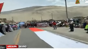 Mineros informales refuerzan bloqueos y