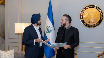 El Salvador integra herramientas de inteligencia artificial en la educación pública con apoyo del Banco Mundial