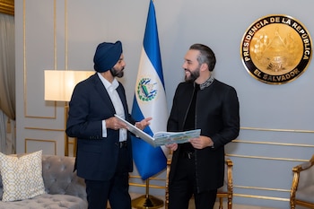 El Salvador impulsa una transformación educativa con inteligencia artificial y apoyo del Banco Mundial para mejorar el aprendizaje en el sistema público. (Foto cortesía Secretaría de Prensa de la Presidencia)
