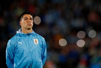 Soccer Football - World Cup - South American Qualifiers - Uruguay v Peru - Estadio Centenario, Montevideo, Uruguay - March 24, 2022 Uruguay's Luis Suarez before the match Pool via REUTERS/Matilde Campodonico