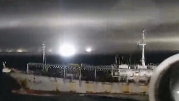 Pesquero chino perseguido por la