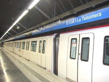 Los mossos de esquadra han detenido a 13 jóvenes, entre ellos 6 menores, por perseguir a otros dos