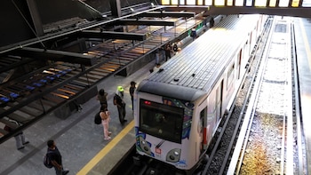 ¿Qué está pasando en el Metro y Metrobús hoy 25 de junio?: marcha lenta en Líneas 1, 2, 3, 4, 9, 12, A y B por lluvia