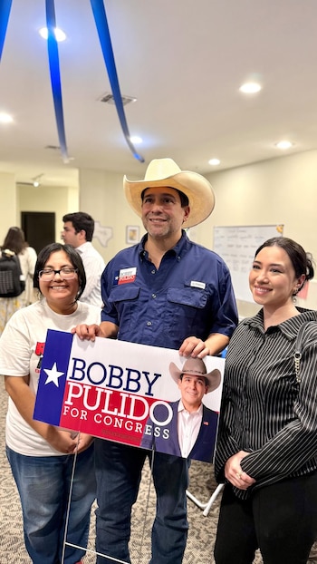 Bobby Pulido, aspirante demócrata al