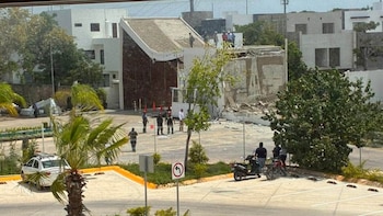 Detienen al probable responsable del derrumbe mortal en el exclusivo Residencial Aqua de Cancún